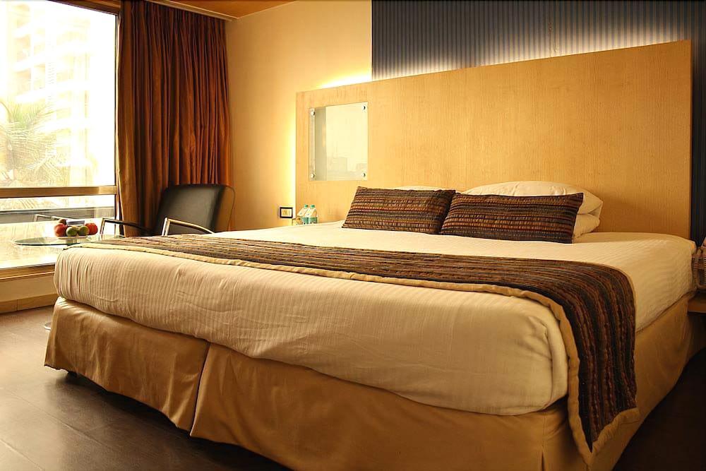 Ramee Guesline Hotel, Dadar Мумбай Екстериор снимка